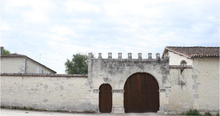 La façade apparente de la grave